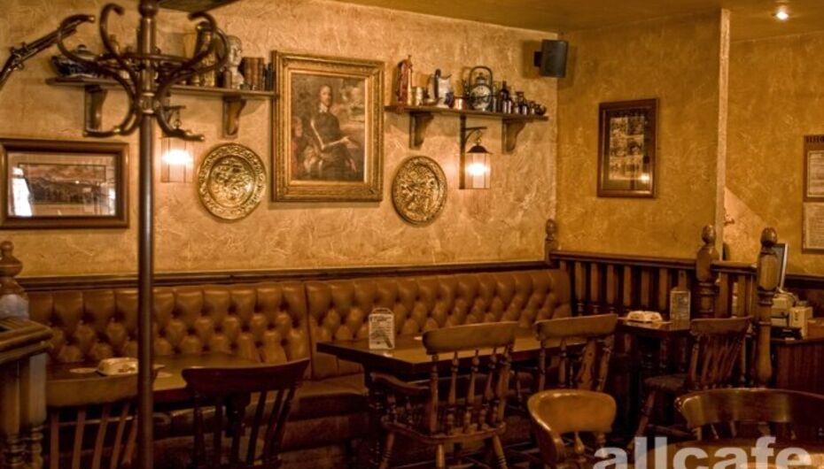 Паб Молли Гвиннз / Molli Gwynn's