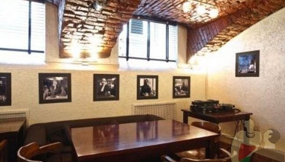 Кафе Blue Bird / Синяя птица