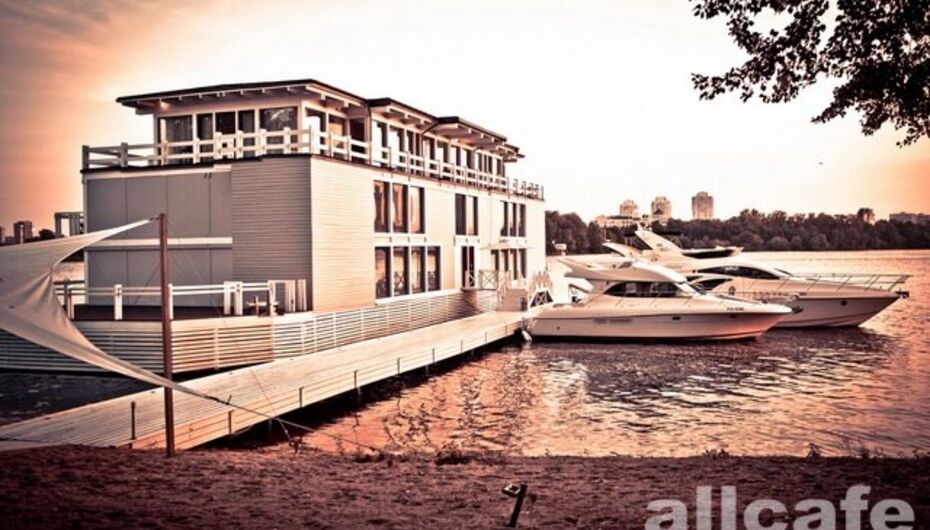 Ресторан Royal Bar / Beach Club