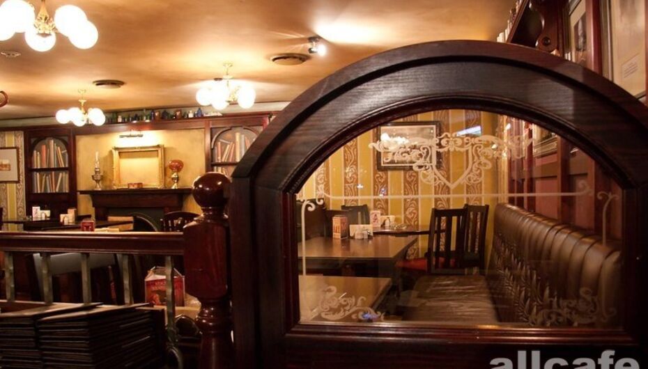Ресторан Панч & Джуди Паб / Punch & Judy Pub