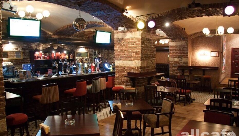 Ресторан Панч & Джуди Паб / Punch & Judy Pub