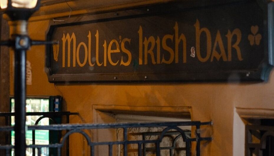 Бар Mollie's / Молли'с