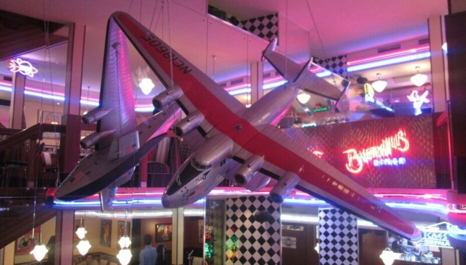 Бар Beverly Hills Diner / Беверли Хиллз