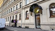 Ресторанный критик ест чан Чанбучи азиатская лапшичная