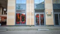 Ресторанный критик настойчиво рвется в Tondo