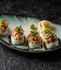 Где есть вкусные суши и роллы