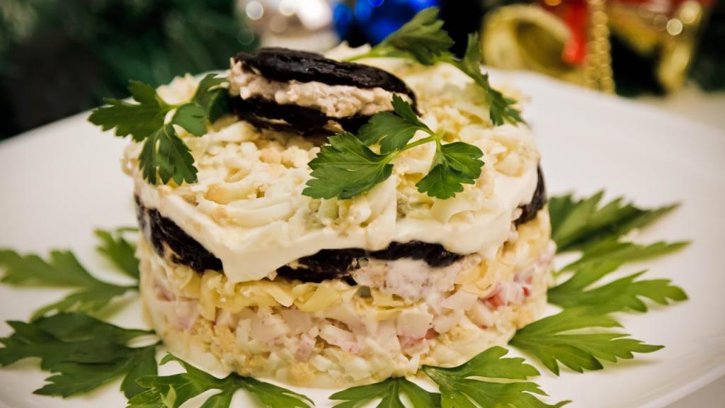 Праздничный салат с курицей