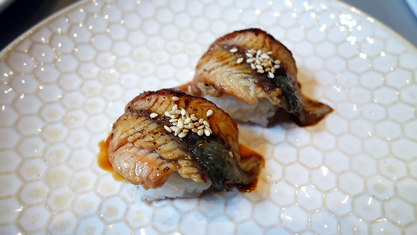 Суши с угрем