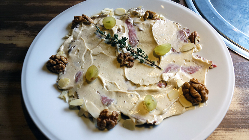 Ростбиф с соусом из анчоусов