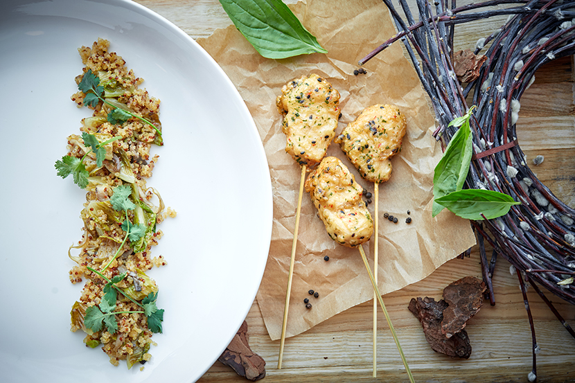 Хрустящее куриное филе с киноа в паназиатском соусе