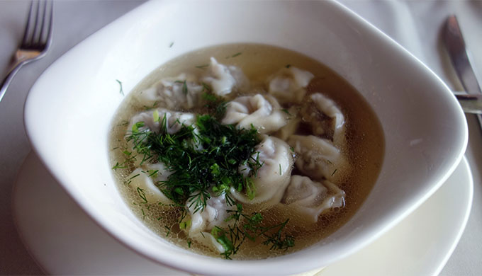 Чучвара в бульоне