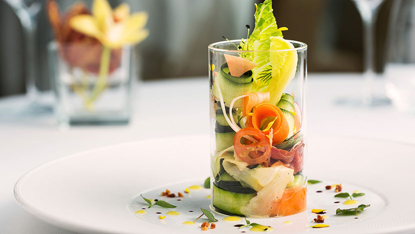 «Тьюб» салат с копченой уткой