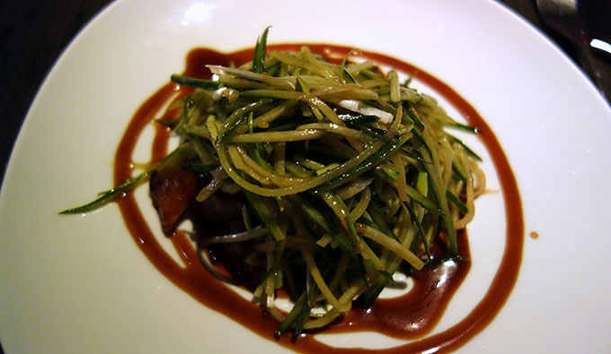 Салат с хрустящей уткой