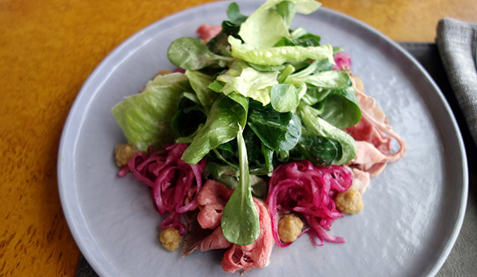 Салат с ростбифом