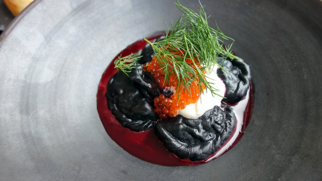 Вареники, крашенные чернилами каракатицы