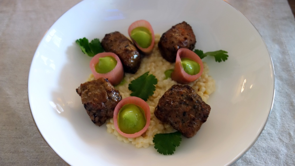 Баранина с птитимом и трюфельным маслом