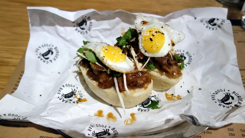 Неправильный бургер с томленой уткой