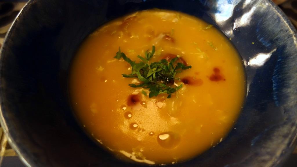 Картофельный суп с капустой и копченой колбаской 