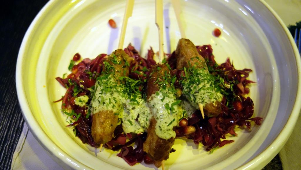 Кебаб из ягненка с острым салатом